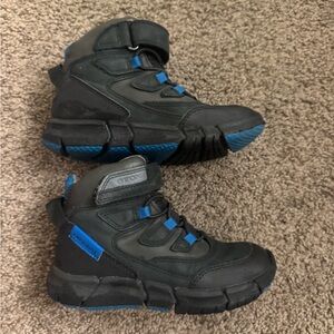 Geox Kids waterproof boots size US10